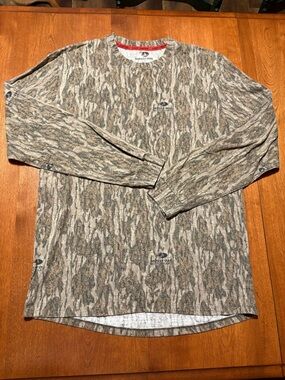 Mossy Oak Long Sleeve Camo Tee in Brown and Gray